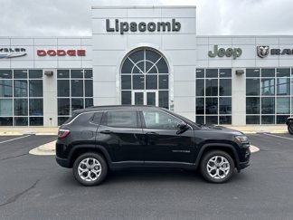 New 2025 Jeep Compass Latitude image 1