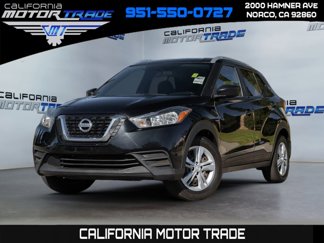 Used 2018 Nissan Kicks S image 1