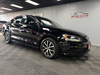 Used 2016 Volkswagen Jetta SE image 1