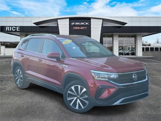 Used 2022 Volkswagen Taos SE image 1