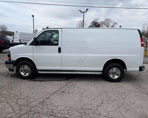 Used 2023 GMC Savana 2500 image 1