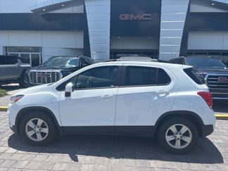 Used 2022 Chevrolet Trax LT w/ LT Convenience Package image 1