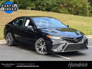 Used 2020 Toyota Camry SE image 1