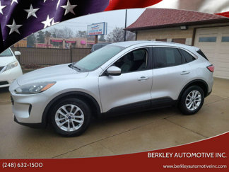 Used 2020 Ford Escape SE image 1