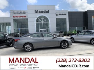 Used 2023 Nissan Altima 2.5 SV image 1