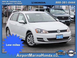 Used 2017 Volkswagen Golf S image 1