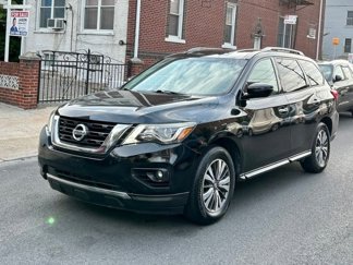 Used 2017 Nissan Pathfinder SV image 1