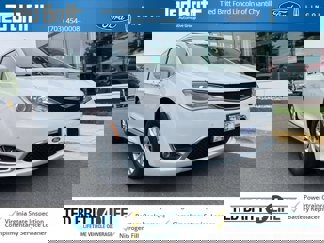 Used 2018 Chrysler Pacifica Touring-L w/ Advanced Safetytec Group image 1