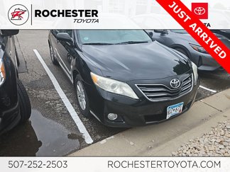 Used 2011 Toyota Camry XLE image 1