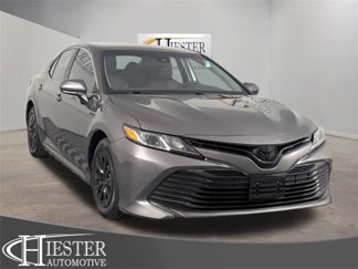 Used 2018 Toyota Camry LE image 1