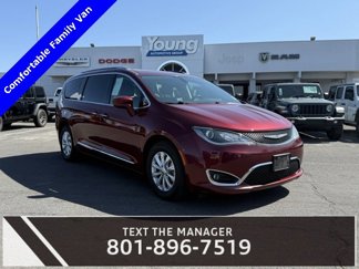 Used 2018 Chrysler Pacifica Touring-L image 1