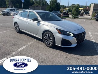 Used 2024 Nissan Altima 2.5 SV image 1