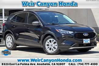 Used 2023 Ford Escape Active image 1