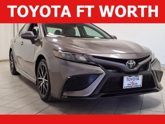 Used 2022 Toyota Camry SE image 1