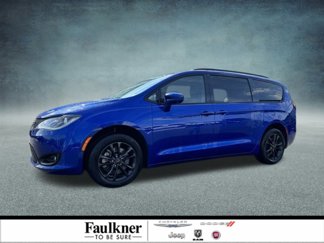 Used 2020 Chrysler Pacifica Touring-L w/ Advanced Safetytec Group image 1