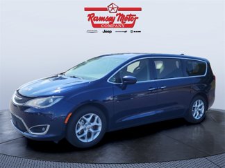 Used 2020 Chrysler Pacifica Touring w/ Tire & Wheel Group image 1