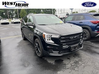 Used 2022 GMC Terrain SLE w/ Driver Convenience Package image 1