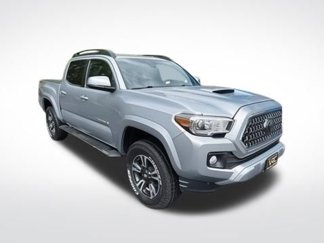 Used 2018 Toyota Tacoma TRD Sport image 1