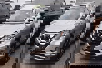 Used 2019 Nissan Rogue SL image 1