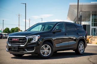 Used 2024 GMC Terrain SLE image 1