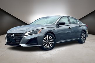 Used 2024 Nissan Altima 2.5 SV image 1
