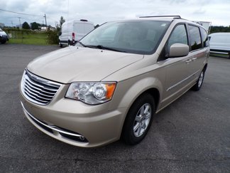 Used 2013 Chrysler Town & Country Touring image 1
