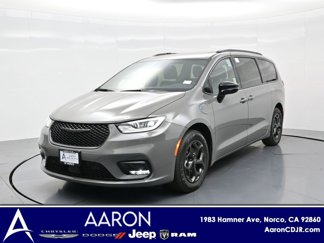 New 2025 Chrysler Pacifica Select image 1