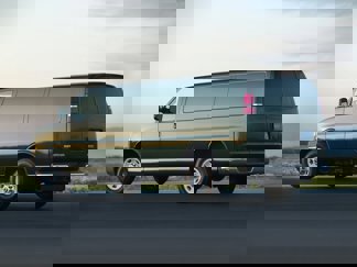Used 2015 GMC Savana 2500 image 1