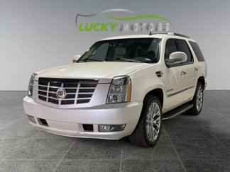 Used 2011 Cadillac Escalade Luxury image 1