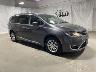 Used 2020 Chrysler Pacifica Touring-L image 1
