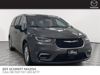 Used 2023 Chrysler Pacifica Touring-L image 1