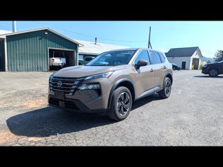 Used 2025 Nissan Rogue SV image 1