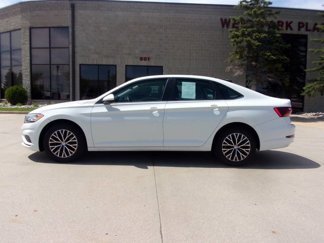 Used 2019 Volkswagen Jetta SE image 1
