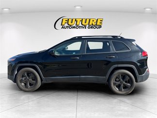 Used 2017 Jeep Cherokee Altitude image 1