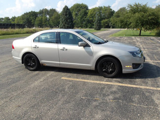 Used 2010 Ford Fusion SE image 1