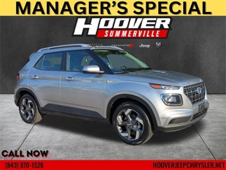 Used 2024 Hyundai Venue SEL image 1