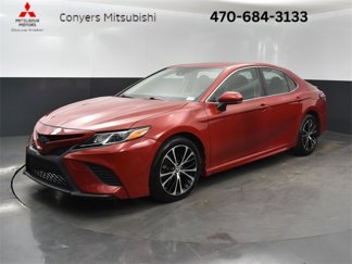 Used 2020 Toyota Camry SE image 1