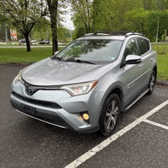 Used 2018 Toyota RAV4 XLE image 1