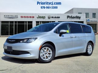 Certified 2023 Chrysler Voyager LX image 1