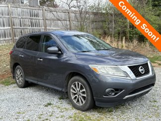 Used 2014 Nissan Pathfinder S image 1