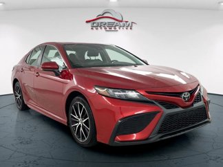 Used 2021 Toyota Camry SE image 1