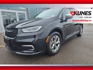 Used 2022 Chrysler Pacifica Limited image 1