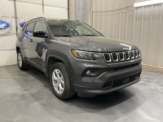 Used 2024 Jeep Compass Latitude image 1