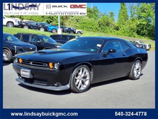 Used 2022 Dodge Challenger GT image 1