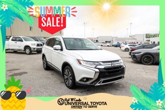Used 2020 Mitsubishi Outlander SE image 1