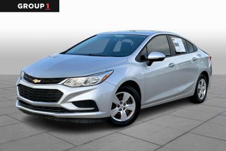 Used 2017 Chevrolet Cruze L image 1
