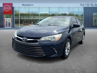 Used 2016 Toyota Camry LE image 1