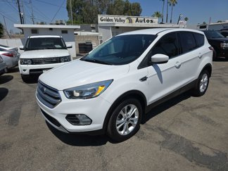 Used 2017 Ford Escape SE image 1