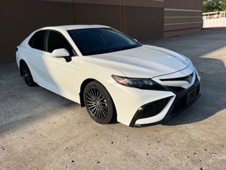 Used 2021 Toyota Camry SE w/ Convenience Package image 1