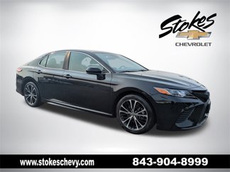 Used 2020 Toyota Camry SE image 1